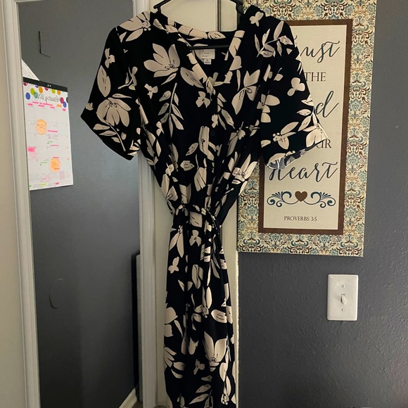 Dress - Picture 2 of 2